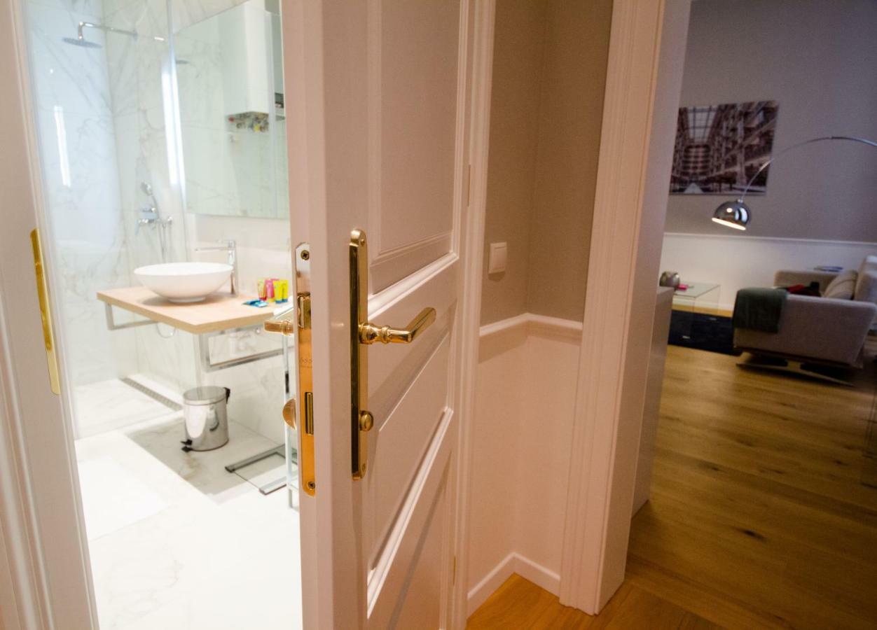 Studio Apartments Urania - Mai'S Apartments ウィーン エクステリア 写真
