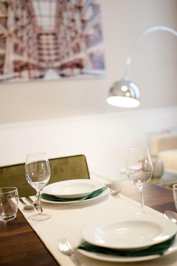 Studio Apartments Urania - Mai'S Apartments ウィーン エクステリア 写真