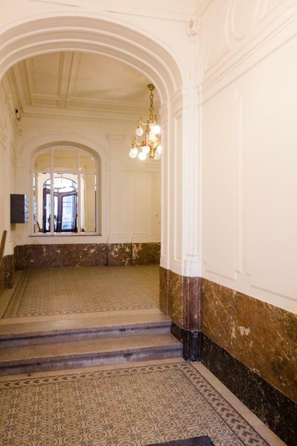 Studio Apartments Urania - Mai'S Apartments ウィーン エクステリア 写真