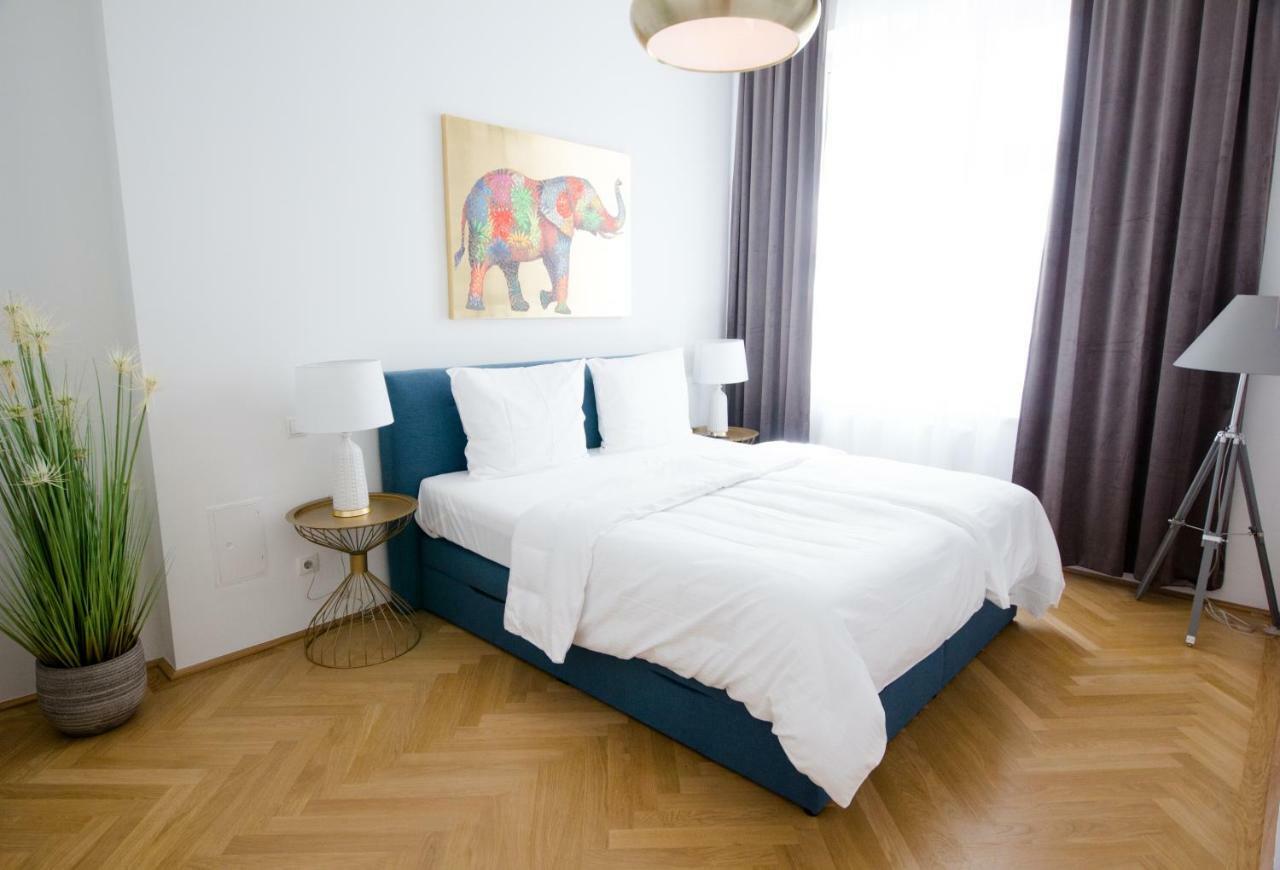 Studio Apartments Urania - Mai'S Apartments ウィーン エクステリア 写真