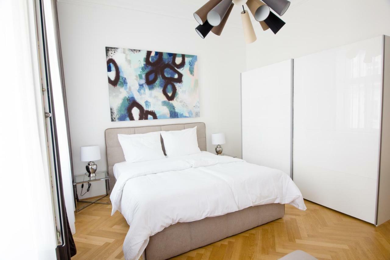 Studio Apartments Urania - Mai'S Apartments ウィーン エクステリア 写真