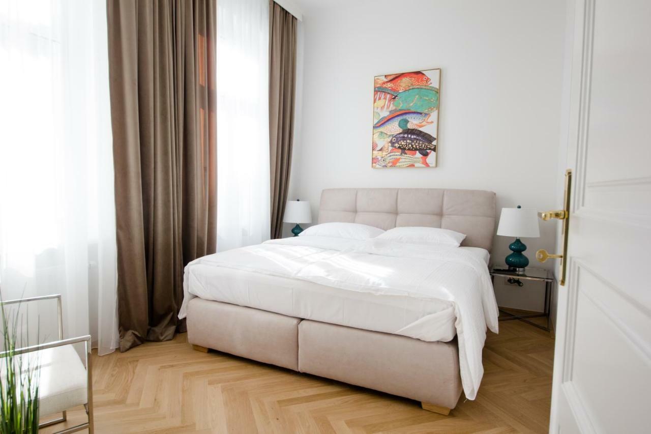 Studio Apartments Urania - Mai'S Apartments ウィーン エクステリア 写真