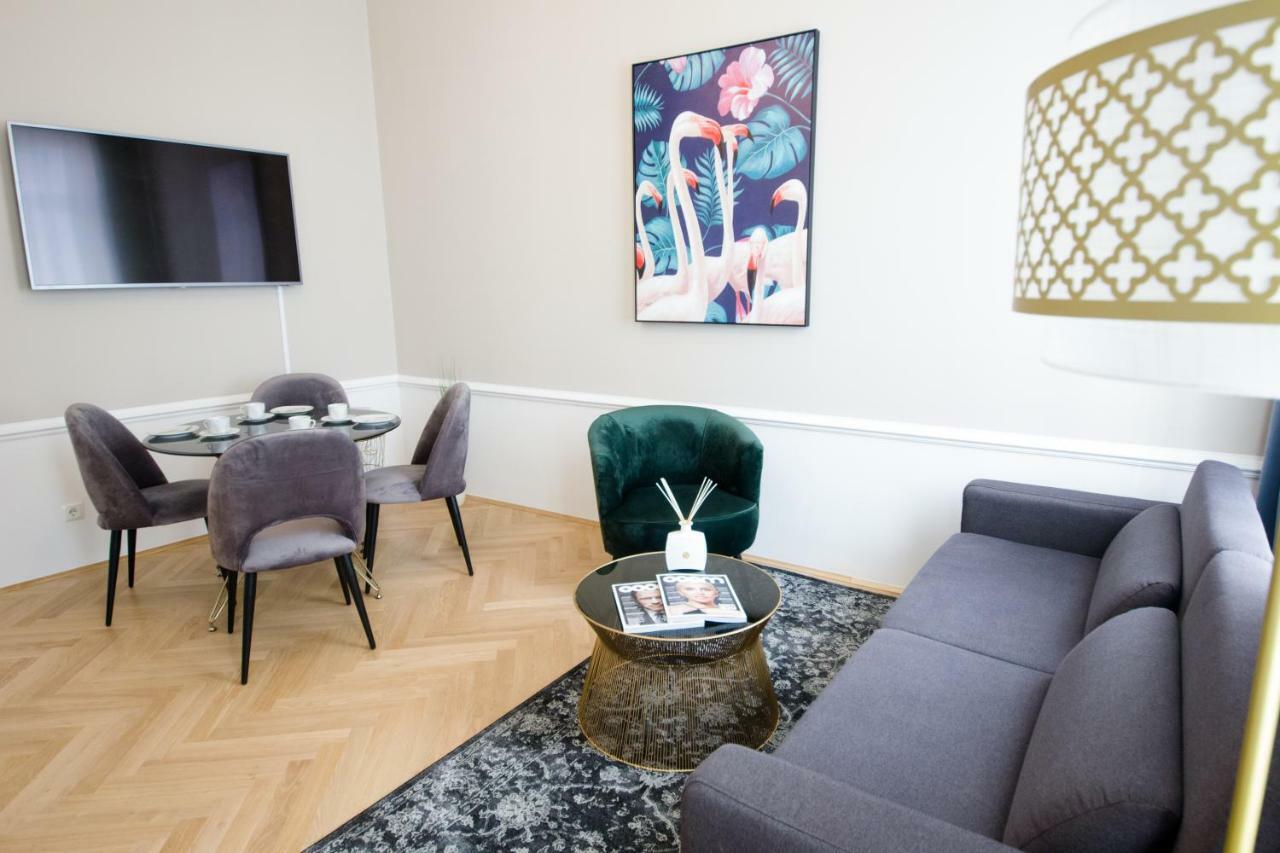 Studio Apartments Urania - Mai'S Apartments ウィーン エクステリア 写真