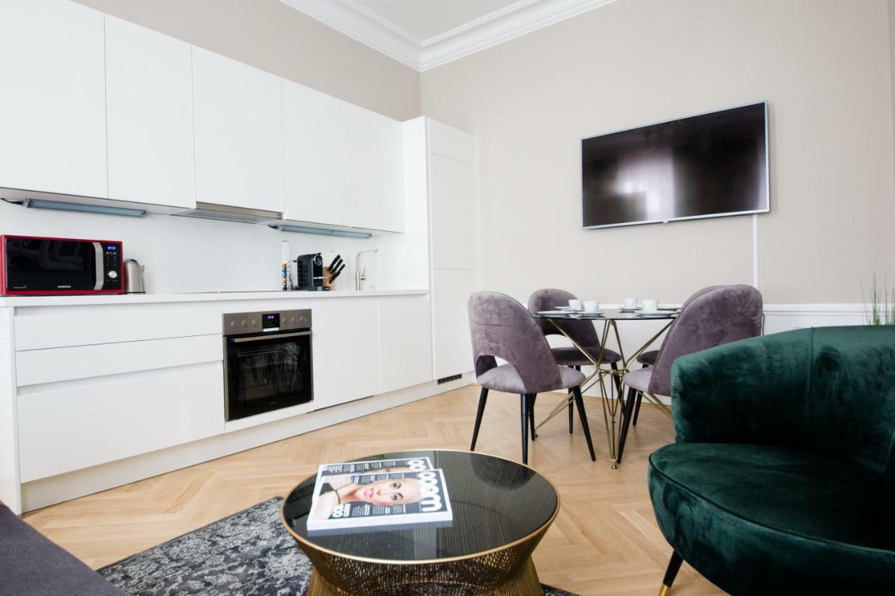 Studio Apartments Urania - Mai'S Apartments ウィーン エクステリア 写真