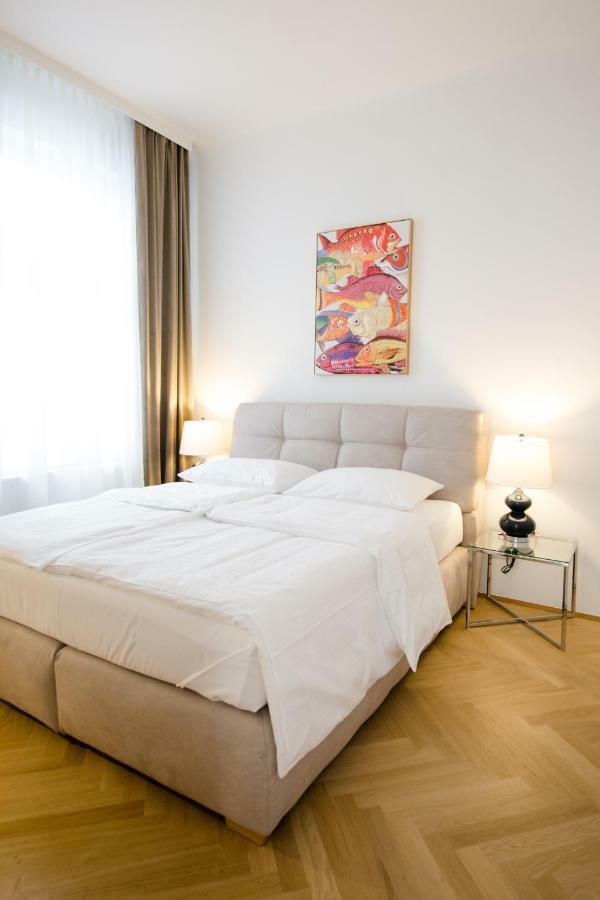 Studio Apartments Urania - Mai'S Apartments ウィーン エクステリア 写真